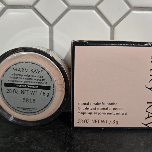 Mary Kay Other - Mary Kay Mineral Powder Foundation Ivory 0.5 Discontinued .28 OZ NEW